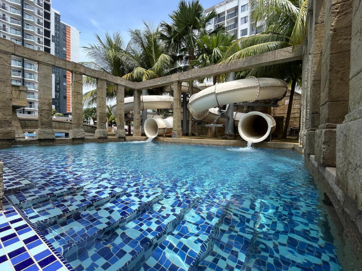 Sg Resort Residence - Beach & Waterpark Kuantan Exterior photo